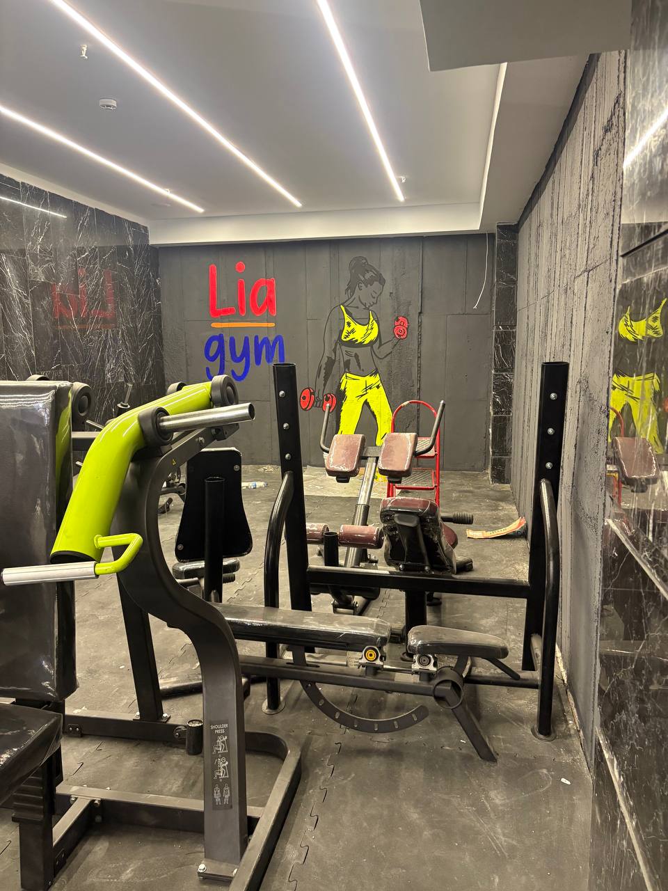 نقاشی برای باشگاه دخترانه لیا جیم🏋️‍♀️💓👚